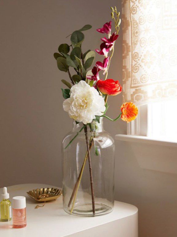 Add a bouquet that will be simple to maintain